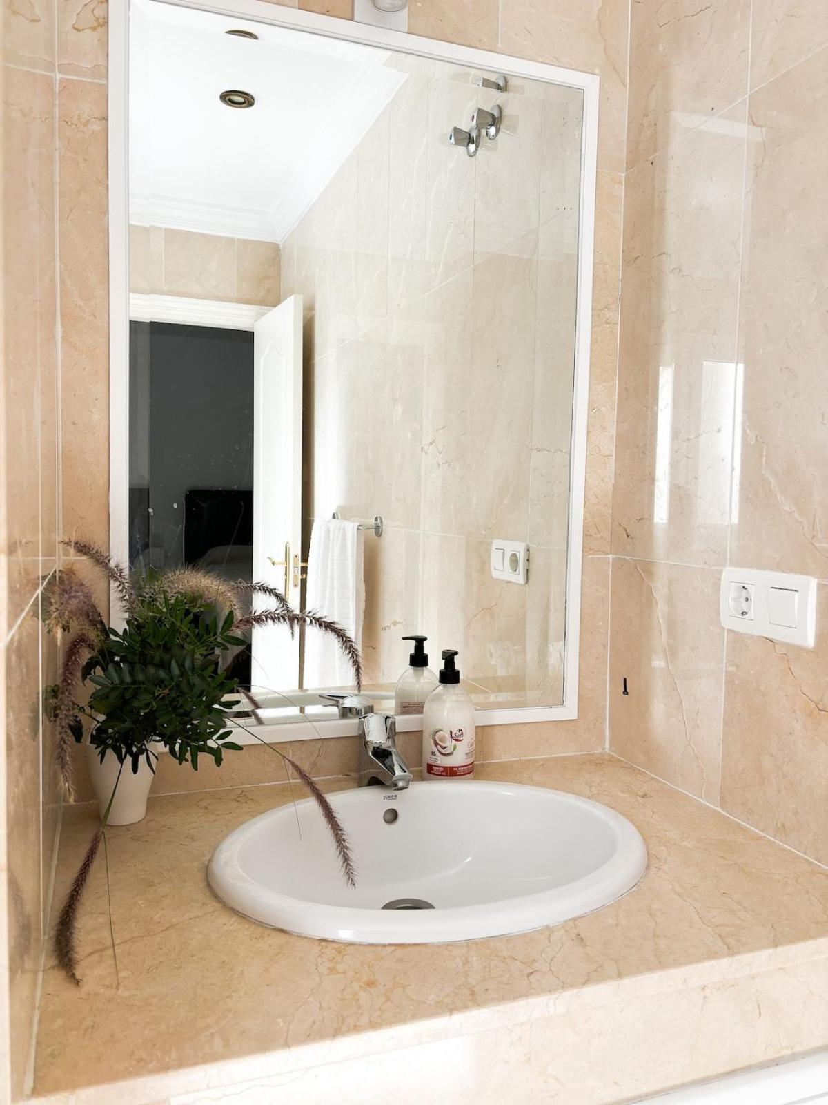 Stunning Near Golf Courses Perfect For Relaxation! *